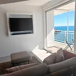 Amazing Oceanfront 2br *