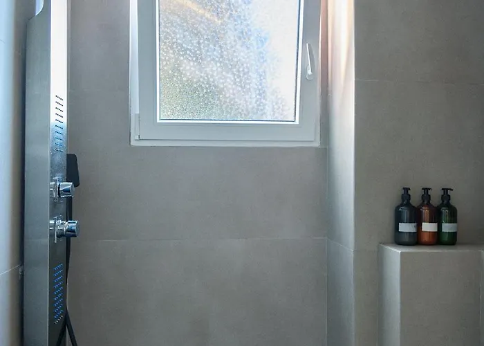 Amazing Oceanfront 2br דירה *