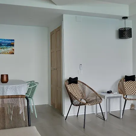 Amazing Oceanfront 2br *