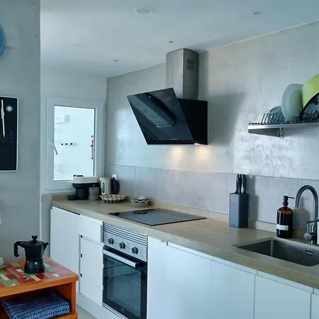 Amazing Oceanfront 2br شقة *