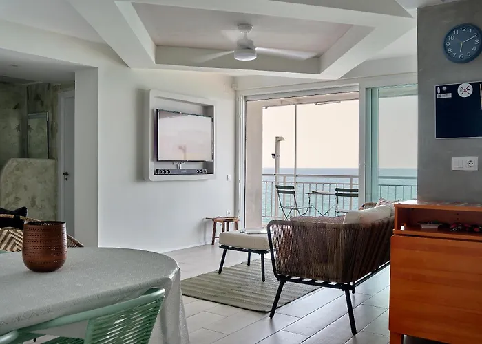 Amazing Oceanfront 2br Oropesa del Mar