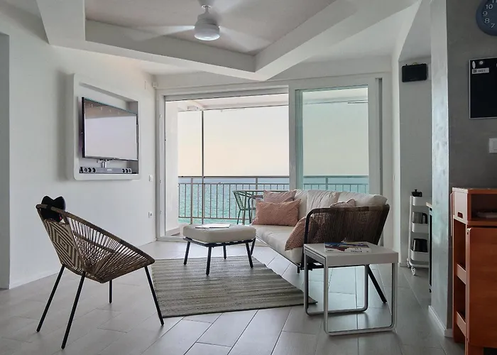 Amazing Oceanfront 2br Oropesa del Mar