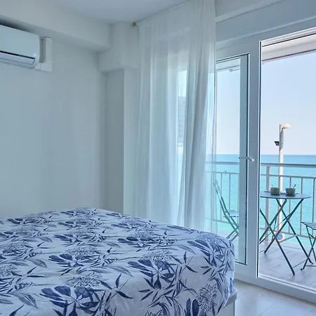 Amazing Oceanfront 2br Oropesa del Mar